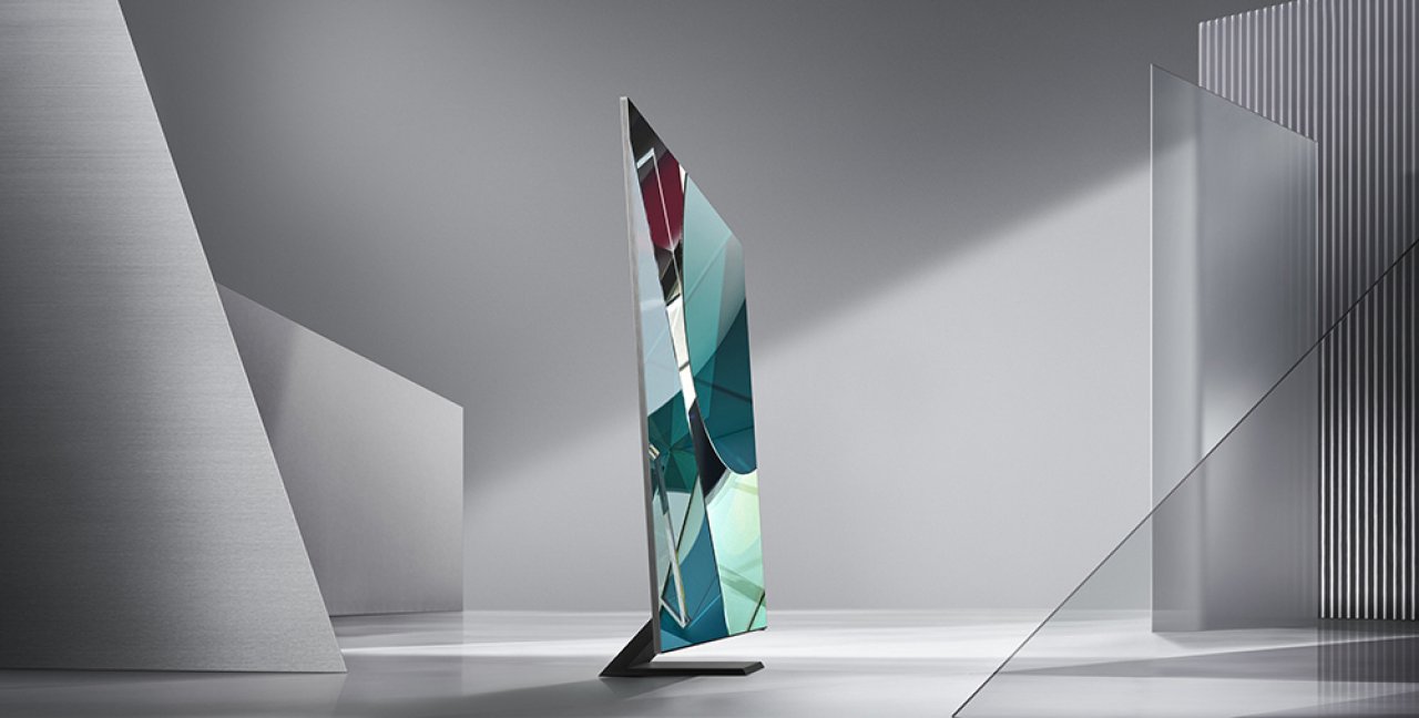 [05/01/2020] Seitenansicht des Samsung Q950TS 8K QLED TV