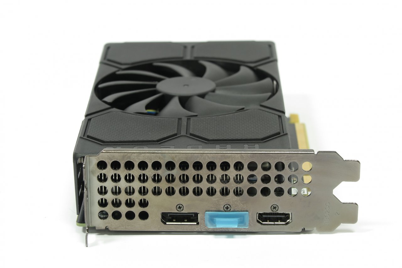 [12/02/2020] Radeon RX 5500 (OEM) im Test: Die perfekte Grafikkarte für Komplettrechner? (5)