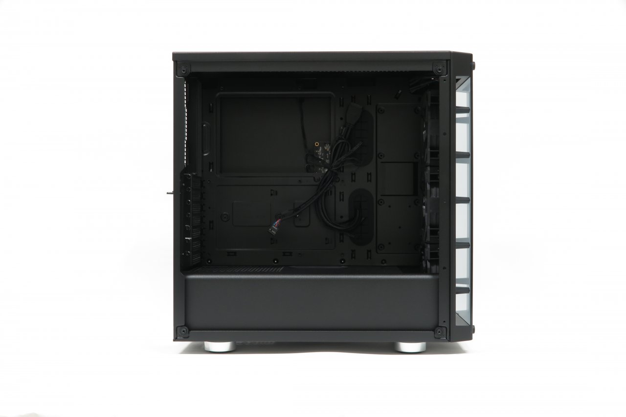 [05/02/2020] Corsair iCue 465X RGB: Innenraum (Volumen: 45,9 Liter)