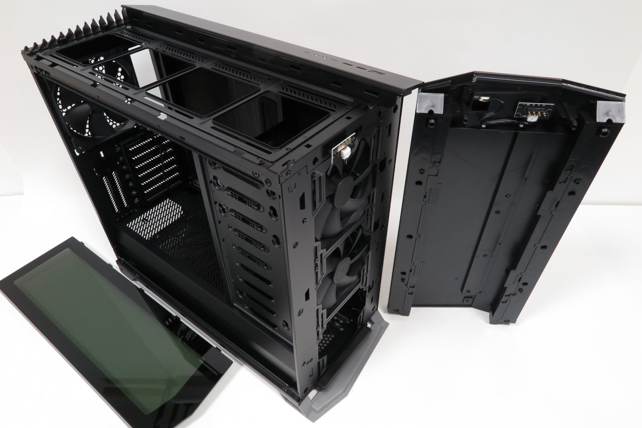 [05/02/2020] Wie bei vielen Fractal-Design-Gehäusen können Sie auch beim Vector RS den geschlossenen Deckel gegen eine offene Variante austauschen.