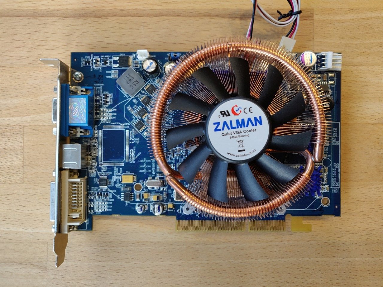 [21/02/2020] Update vom 22.02.2020: Grafikkarte von fisch@namenssuche (Sapphire ATI X1650 Pro, AGP, 256 MB GDDR3, mit Zalman VF-900 CU)