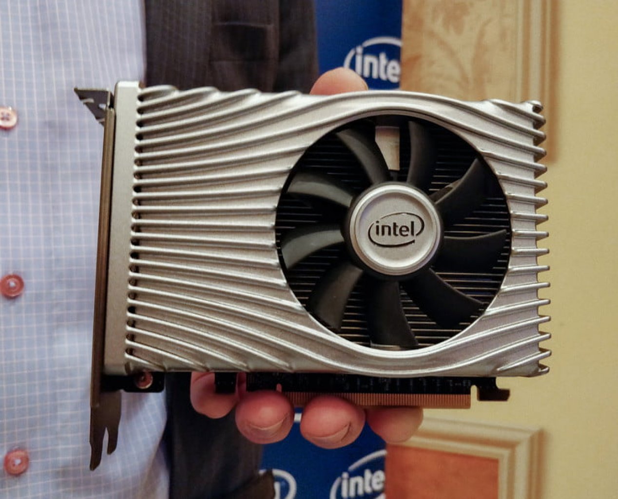 [11/02/2020] Intel Xe: Angeblich bis zu 4 Tiles, 4.096 Shader, HBM2E und 500 Watt TDP (3)