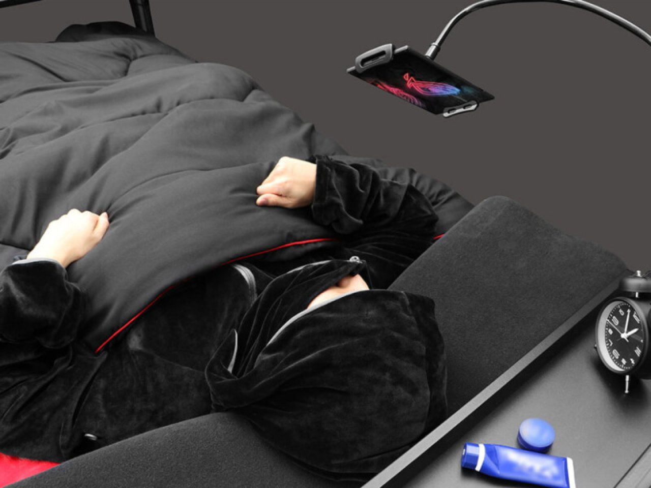 [03/03/2020] Das Gaming-Bett: Gaming-Stühle waren gestern, Gaming-Pyjama inklusive (3)