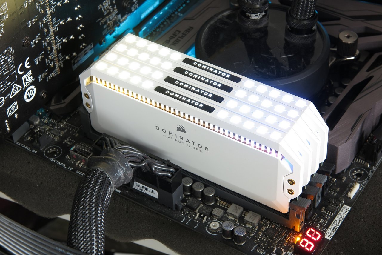 [07/06/2020] Corsair Dominator Platinum RGB (White) CMT32GX4M4C3600C18W