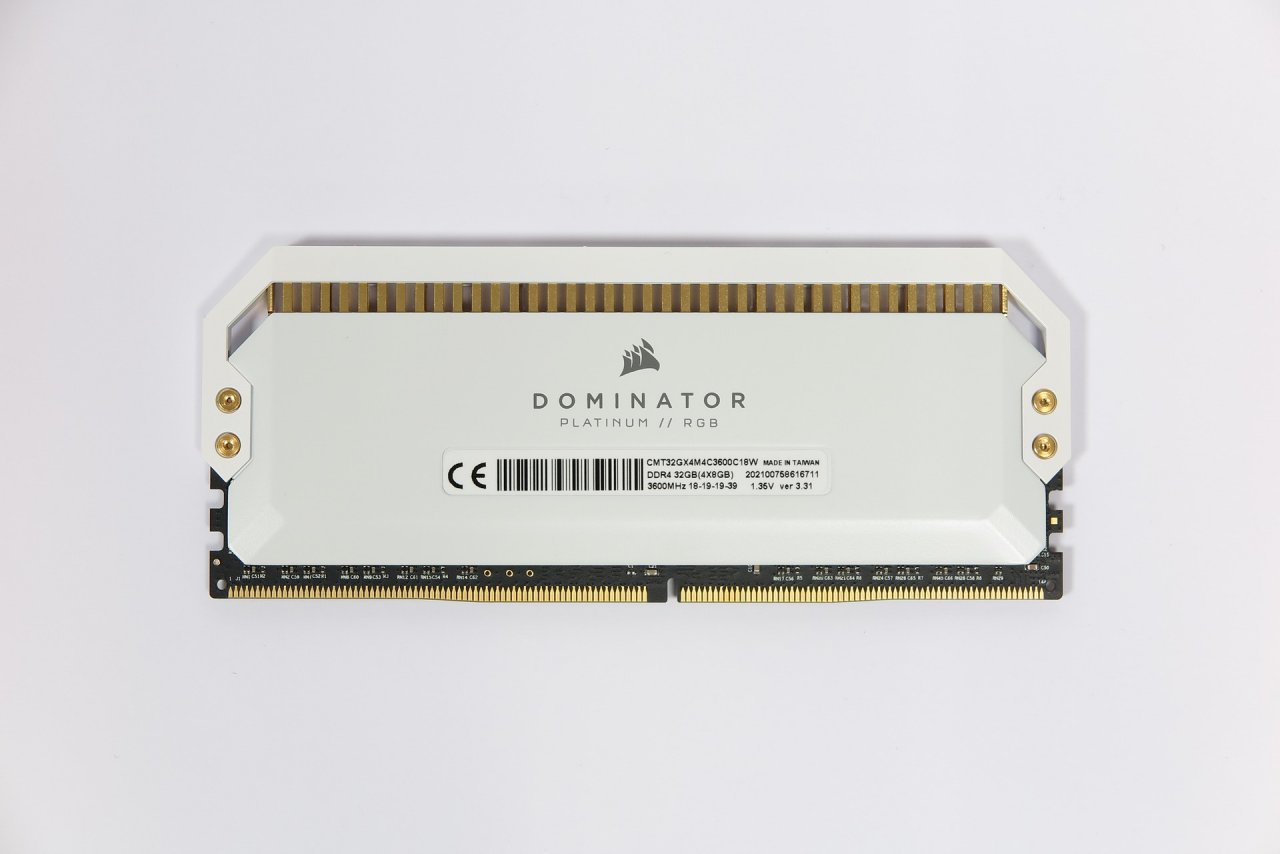 [07/06/2020] Corsair Dominator Platinum RGB (White) CMT32GX4M4C3600C18W