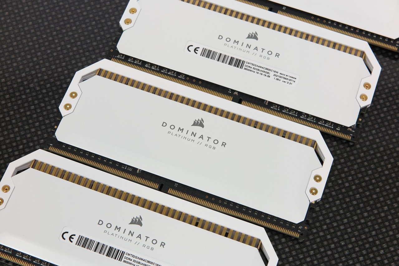 [07/06/2020] Corsair Dominator Platinum RGB (White) CMT32GX4M4C3600C18W