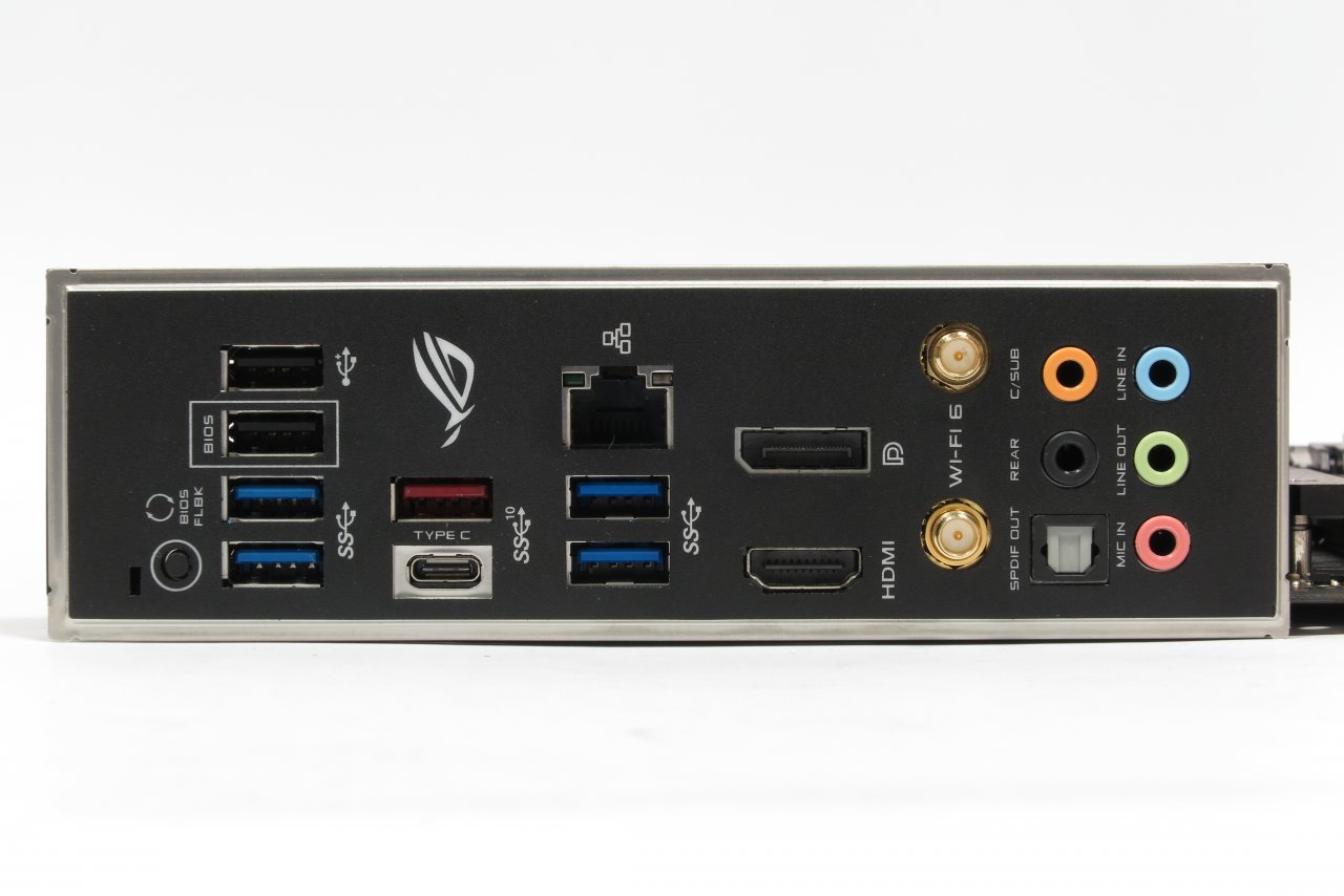 [24/07/2020] Asus Strix B550-F Gaming WiFi: Acht USB-Ports sind gut, zweimal USB 3.1 auch okay – aber eigentlich können die Ryzen-3000-B550-Kombinationen mehr.