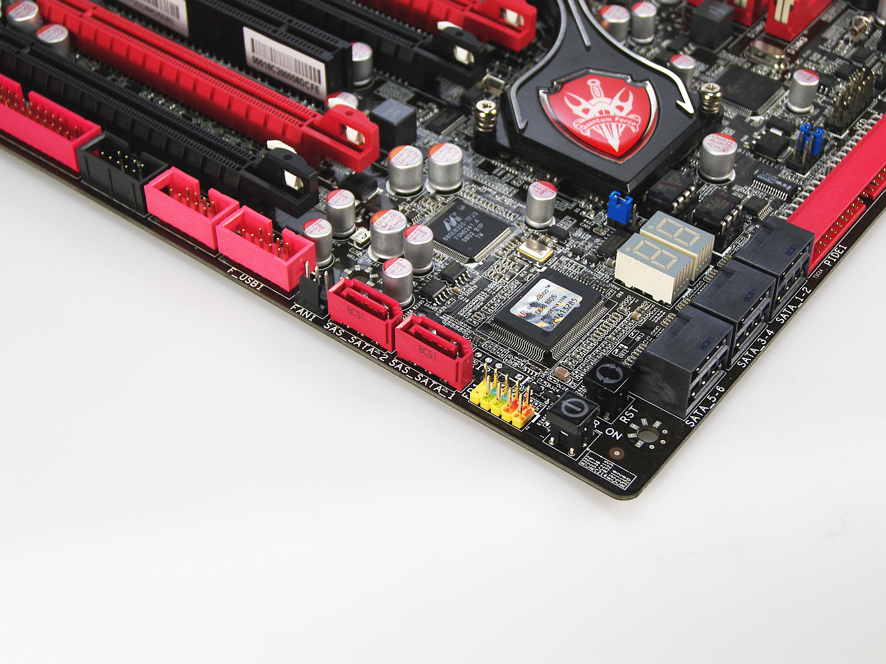 [06/08/2020] Update vom 09.08.2020: Foxconn Bloodrage von PCGH_Stephan