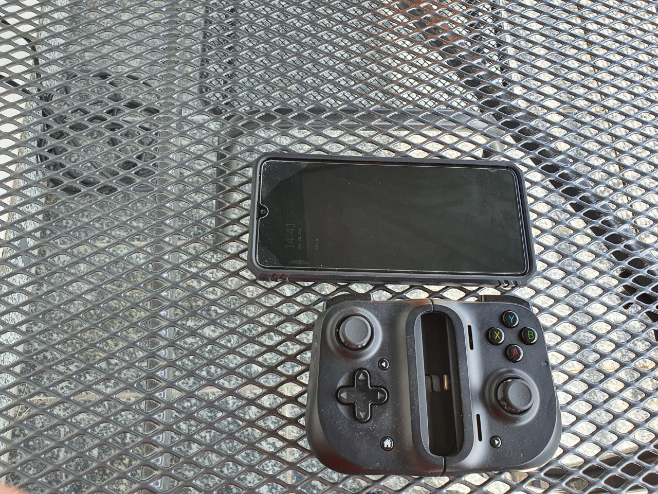 [11/08/2020] Zusammengeklappter Razer Kishi Android Controller 3