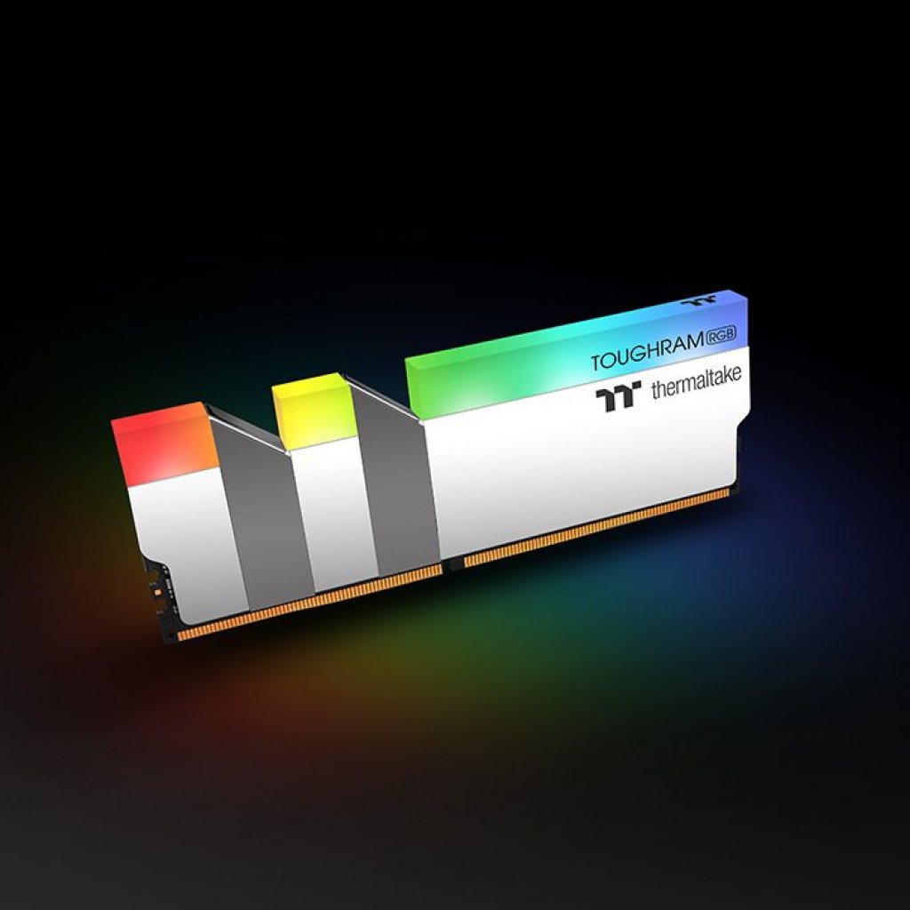 [26/08/2020] Thermaltake Toughram RGB White