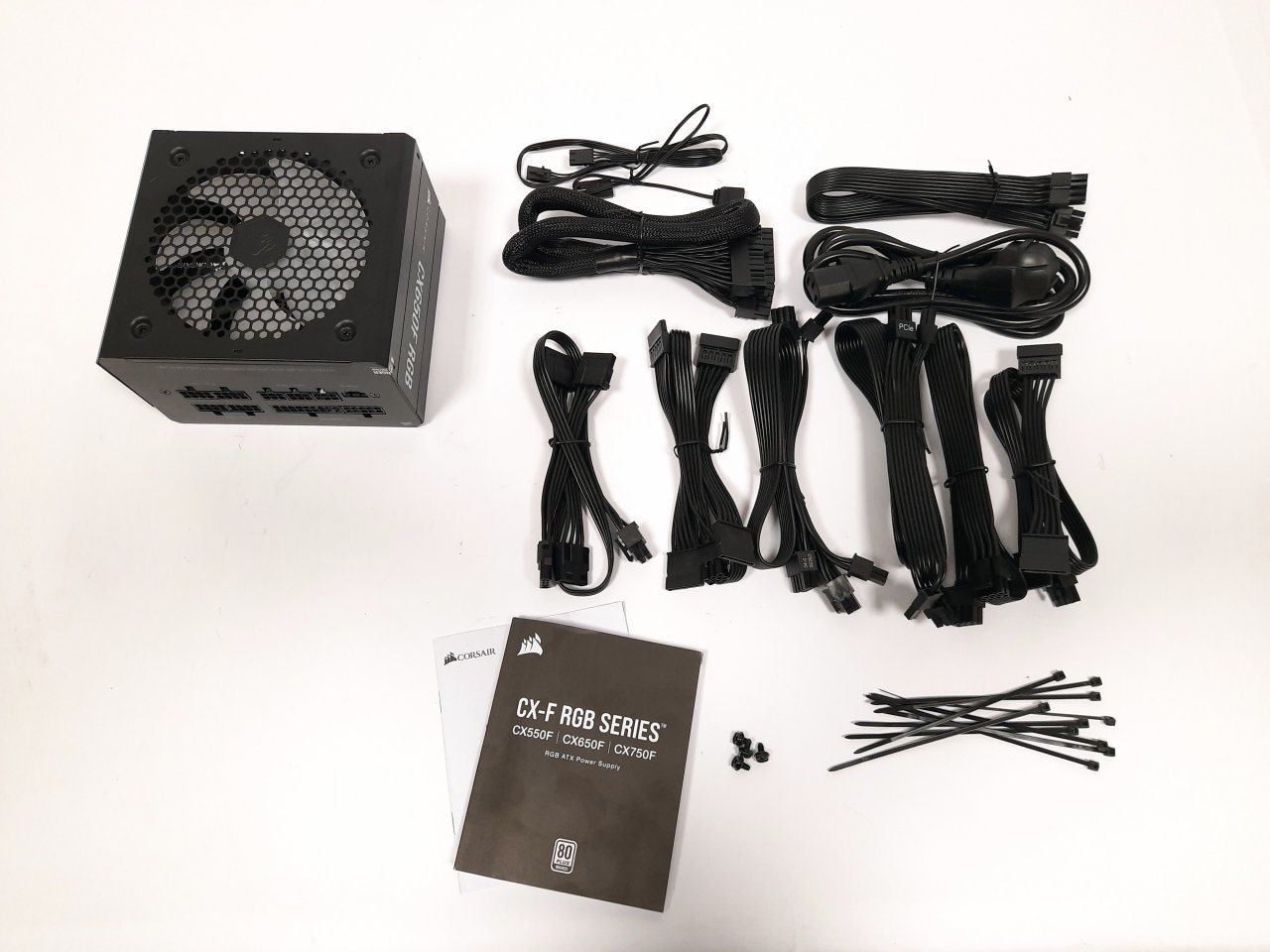 [30/09/2020] Corsair CX650F im Test -&nbsp; Ausstattung