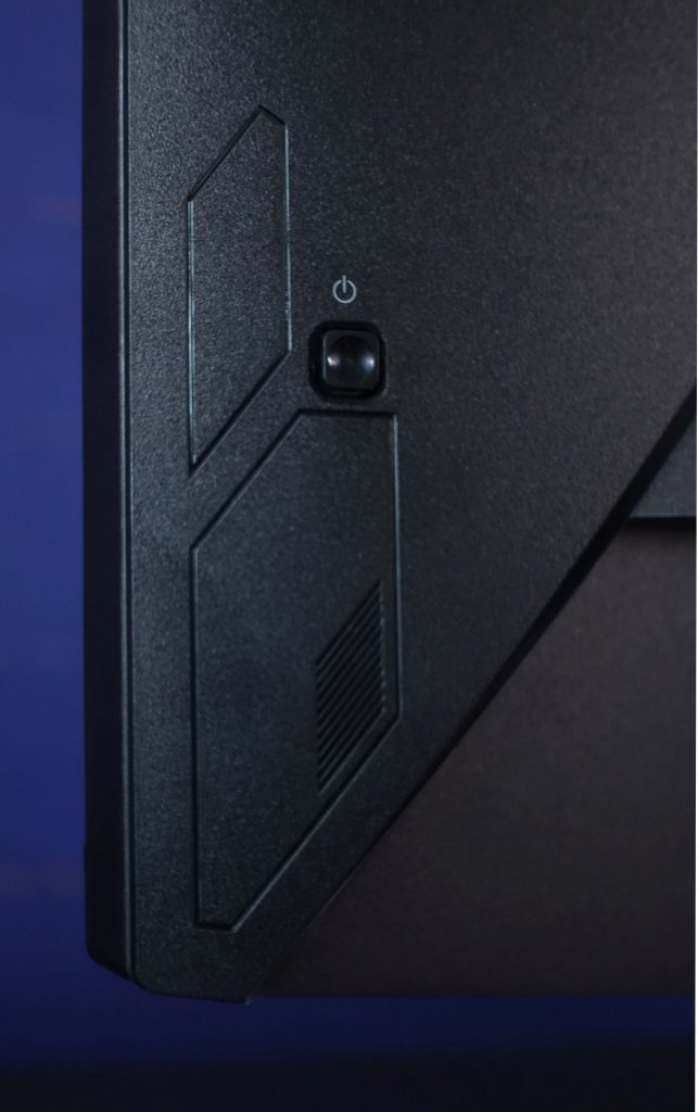 [08/09/2020] Auf der Rückseite befindet sich das Steuerkreuz des Gigabyte G27FC