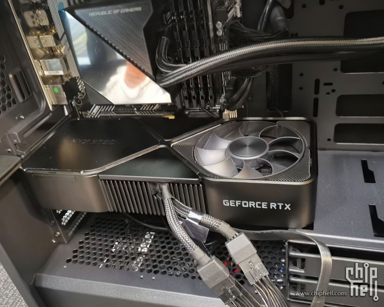 [10/09/2020] Nvidia Ampere im Vergleich: Geforce RTX 3090 im Gehäuse (1)