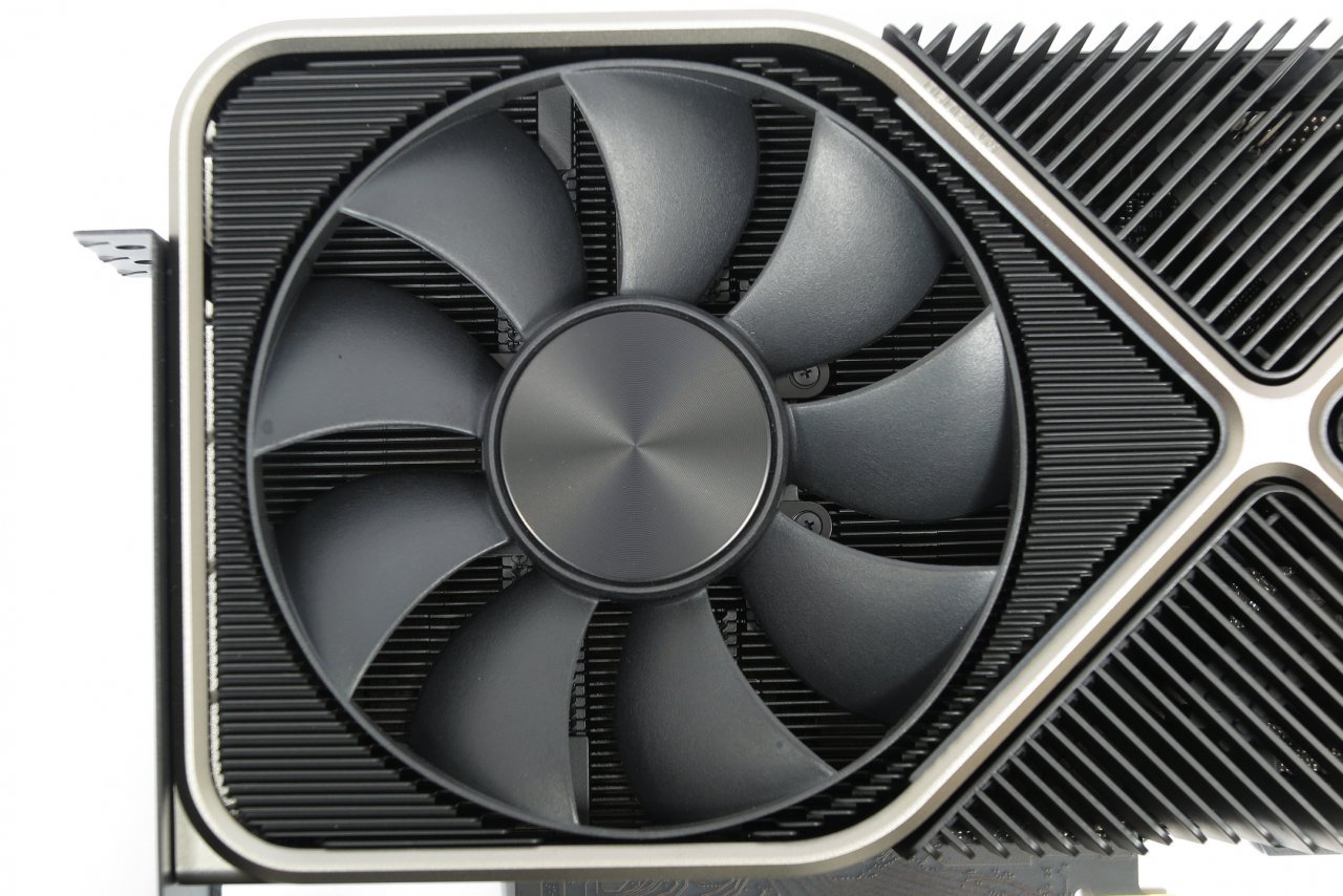 Nvidia Geforce RTX 3090 alias "BFGPU" im Test: Titanischer Alleskönner für 1.500 Euro: Frontlüfter