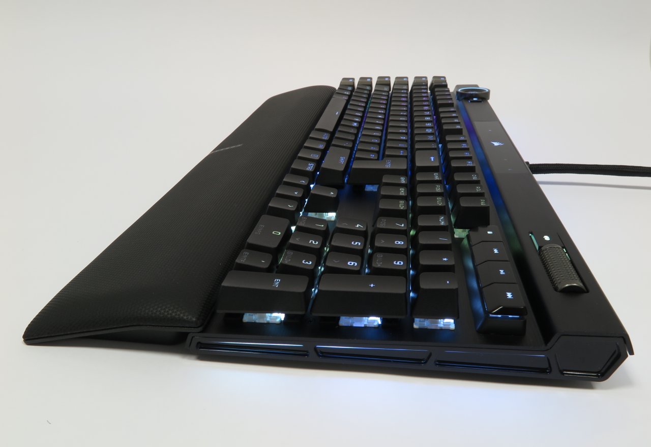 [30/09/2020] Corsair K100 RGB: Corsairs neues Mechanik-Flaggschiff mit Ambitionen auf die Tastaturreferenz im Test (10)