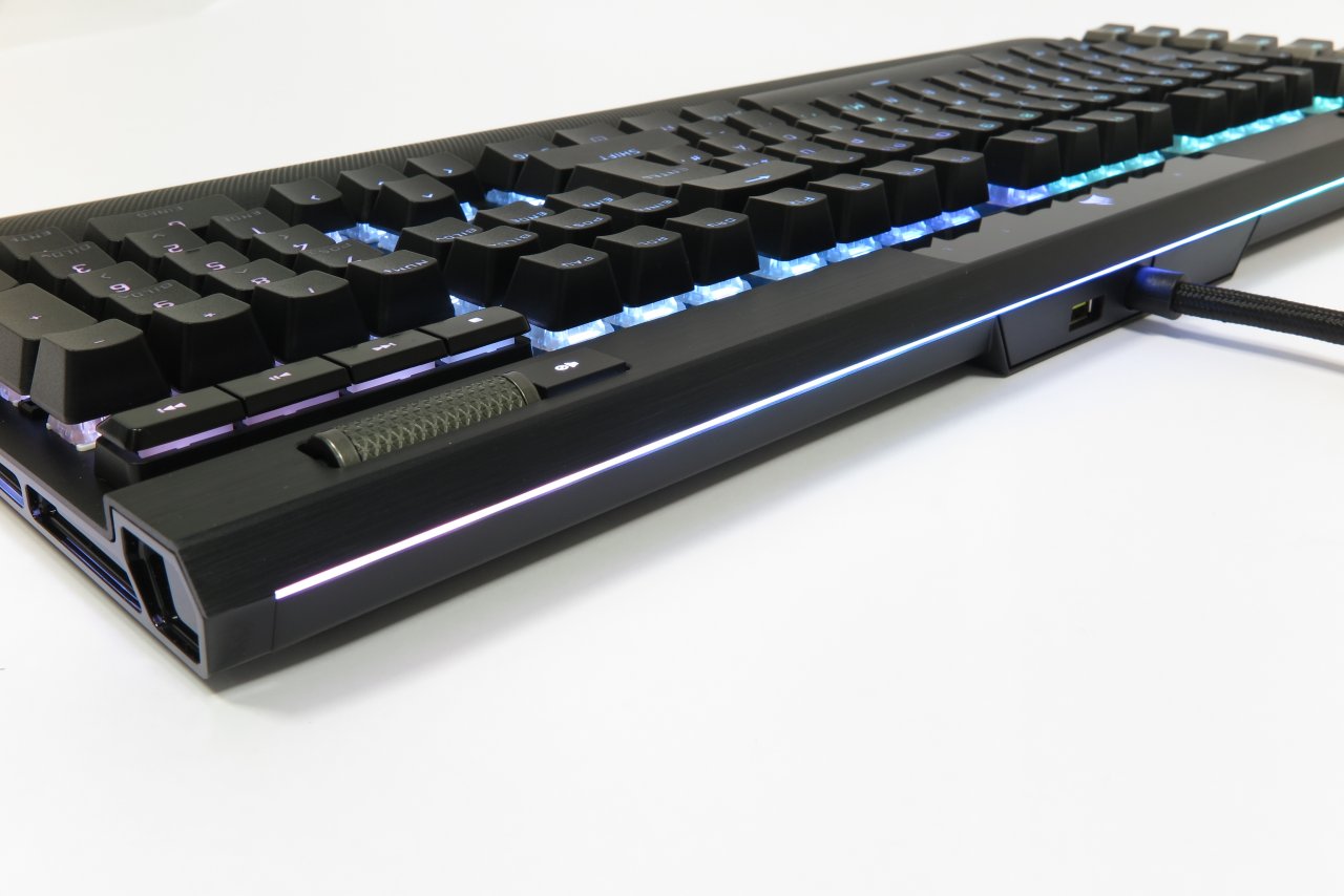 [30/09/2020] Corsair K100 RGB: Corsairs neues Mechanik-Flaggschiff mit Ambitionen auf die Tastaturreferenz im Test (11)