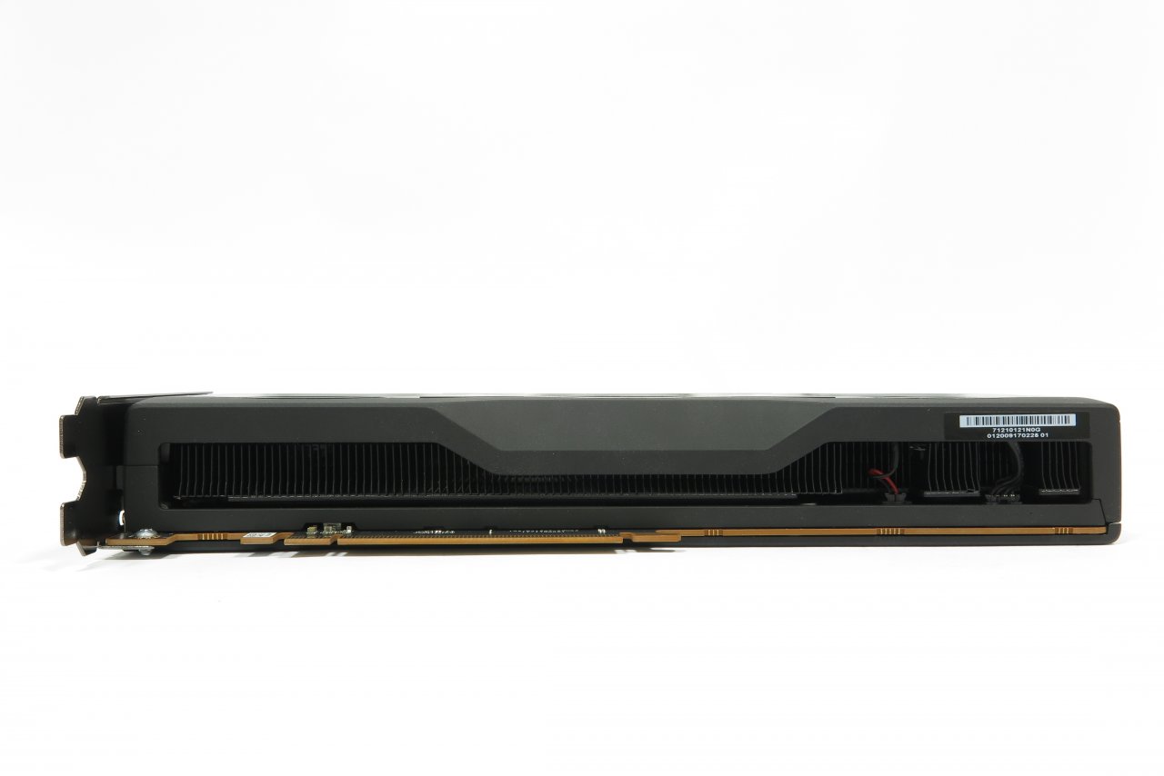 [16/11/2020] Fotos der RX 6800 / 6800 XT (11)