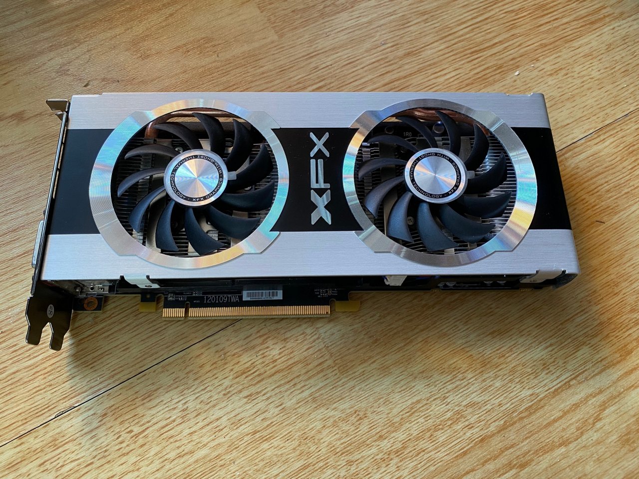 [09/11/2020] Update vom 09.11.2020: Grafikkarte von GamerKing_33 (XFX Radeon 7850 Black Edition)