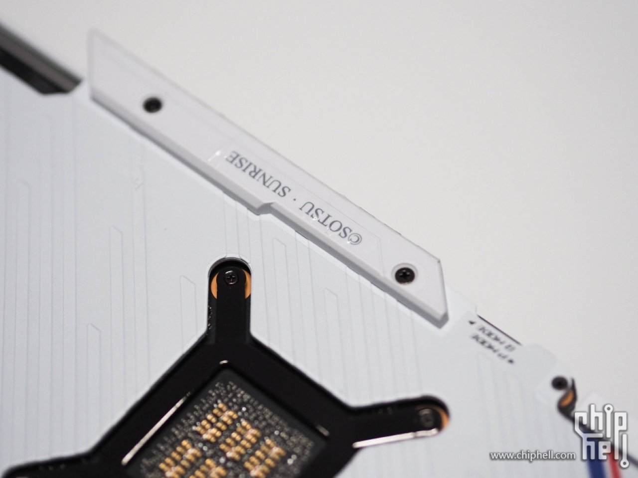 [22/12/2020] Geforce RTX 3090: Asus ROG Strix Gundam im Anime-Stil detailreich abgelichtet (14)