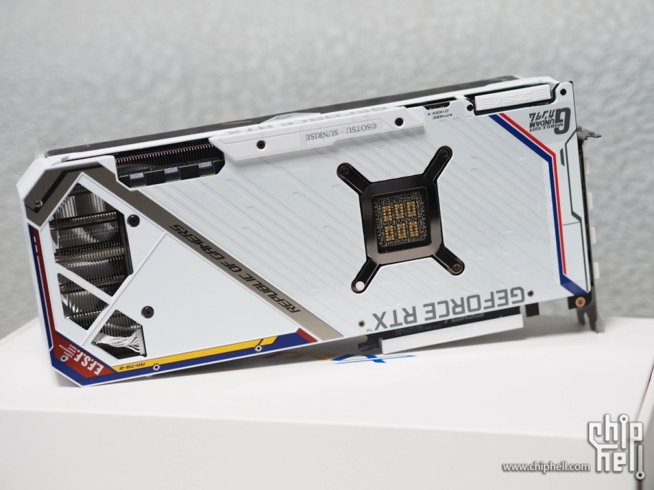 [22/12/2020] Geforce RTX 3090: Asus ROG Strix Gundam im Anime-Stil detailreich abgelichtet (8)