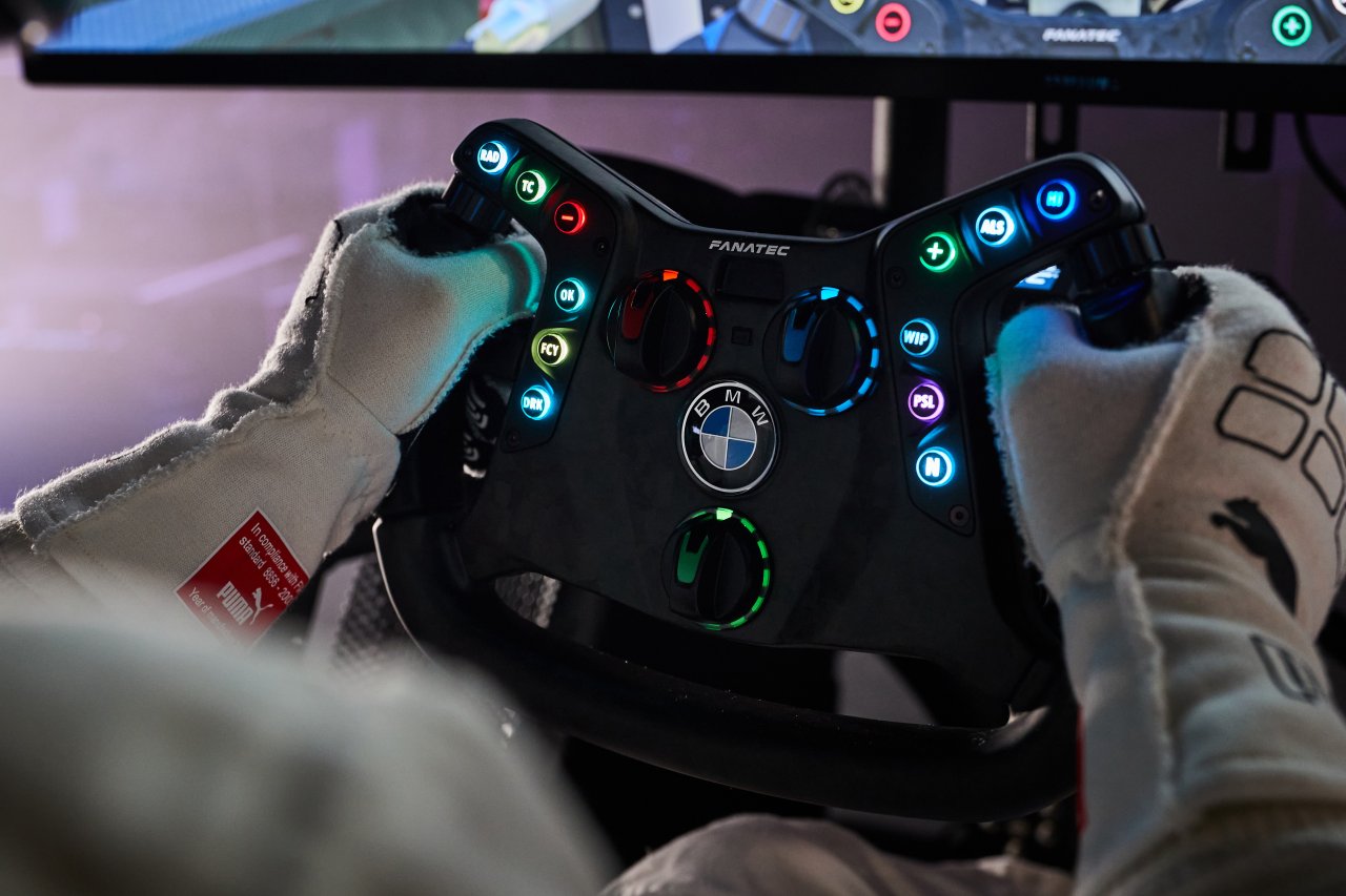 [07/12/2020] Fanatec Podium Steering Wheel BMW M4 GT3&nbsp;Lenkrad 3