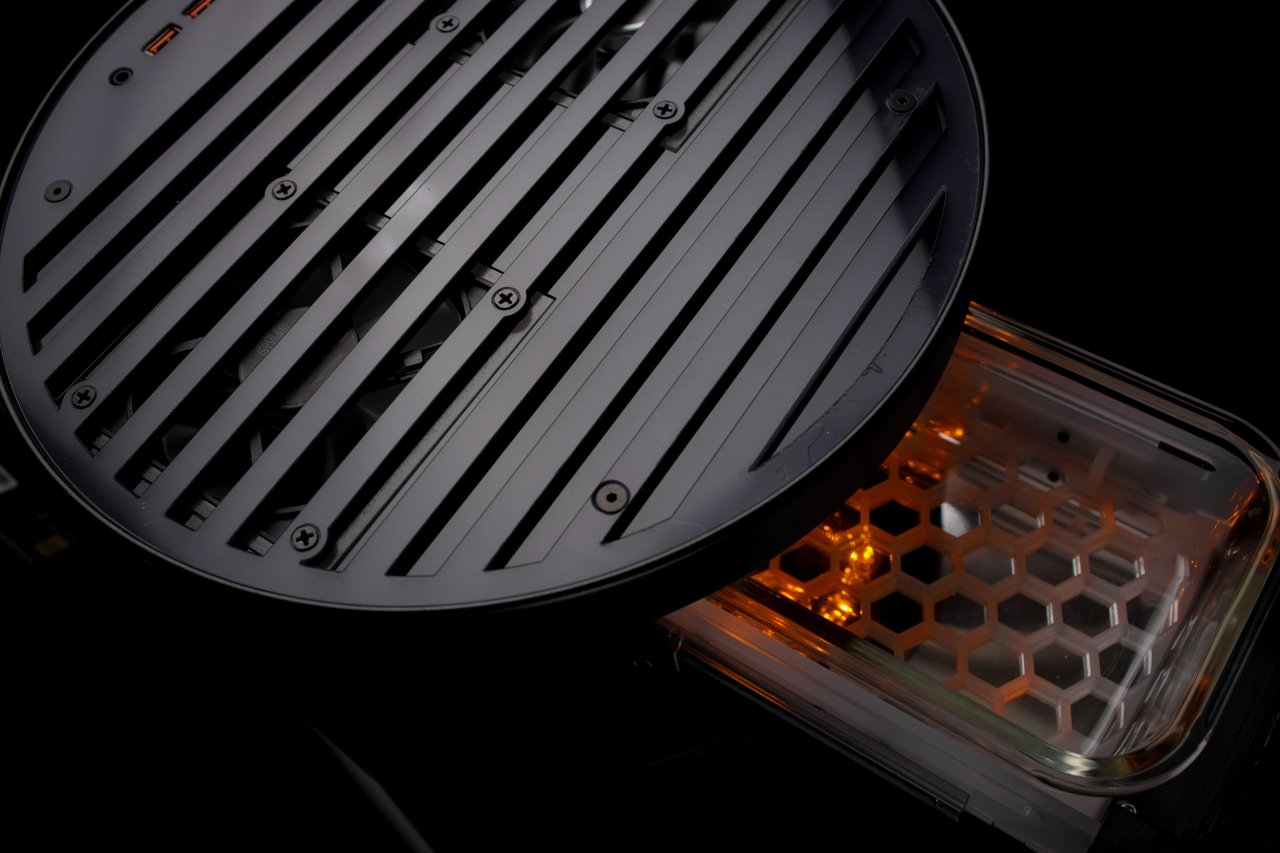 [22/12/2020] KFConsole: PC-Konsole mit Geforce RTX und Warmhaltekammer für Chicken Wings (5)