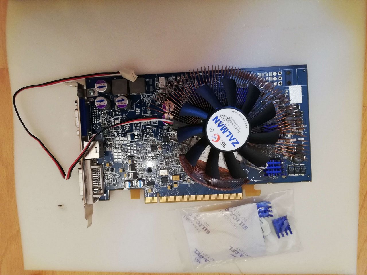 [31/12/2020] Update vom 02.01.2021: Sapphire X800 XL (mit anderem Kühler: Zalman CNPS VF700?) von Doleo