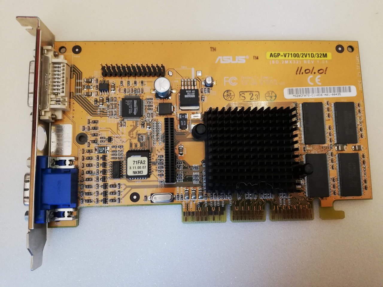 [31/12/2020] Update vom 02.01.2021: Asus V-7100 (GeForce 2 MX?) von Doleo