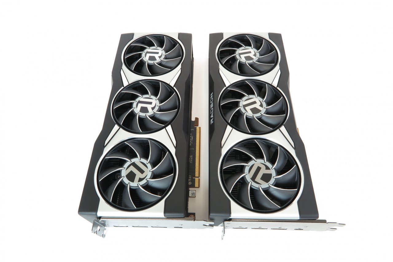 Radeon RX 6900 XT neben RX 6900 XT:Vorderseite