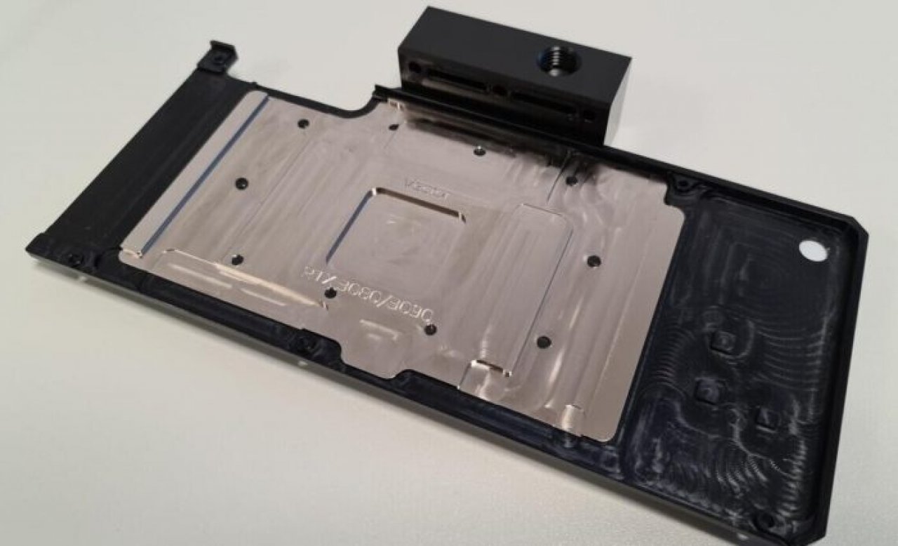 [13/01/2021] Geforce RTX 3090: EKWB präsentiert Wakü-Sandwich gegen Speicherhitze (1)