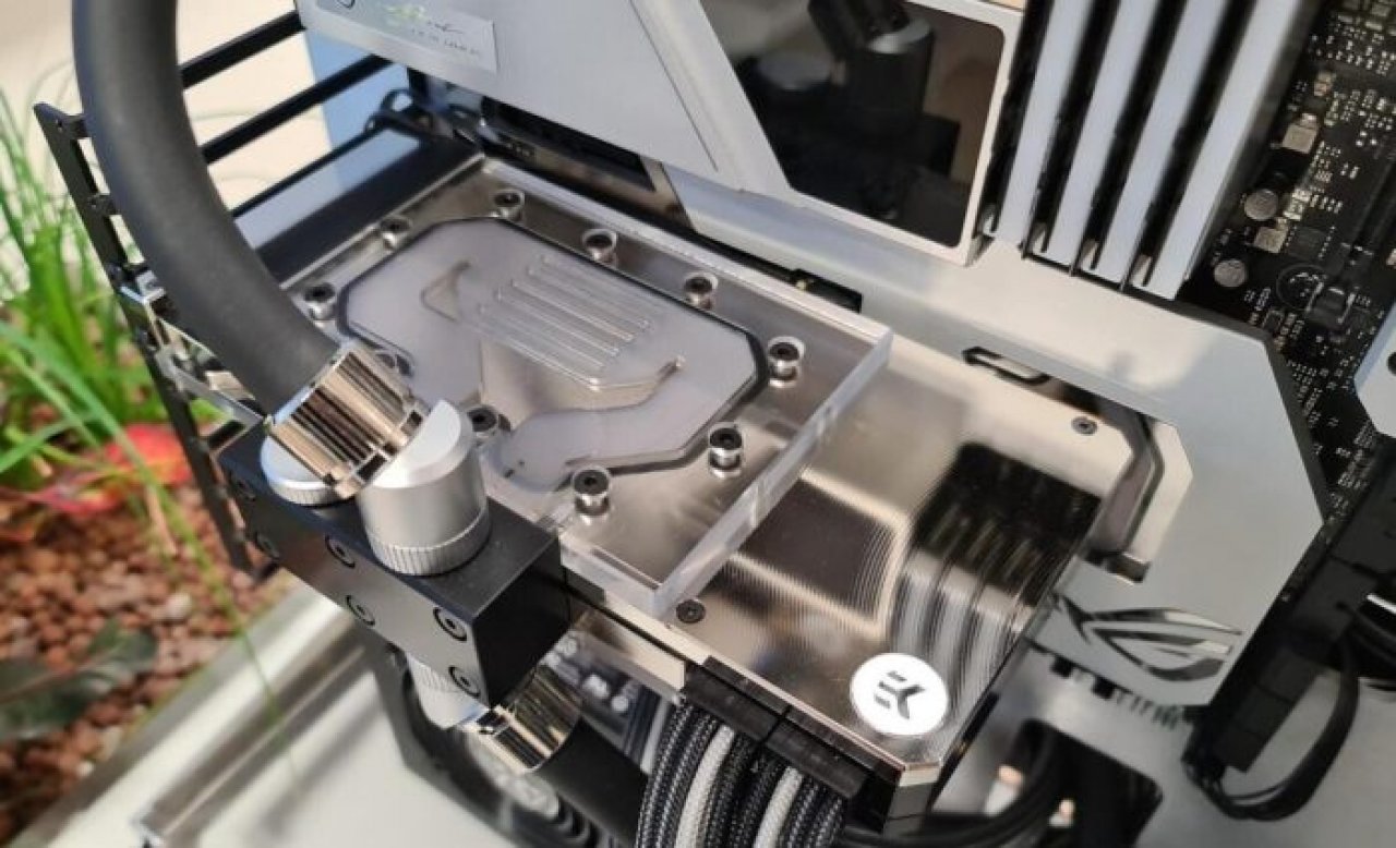 [13/01/2021] Geforce RTX 3090: EKWB präsentiert Wakü-Sandwich gegen Speicherhitze (3)