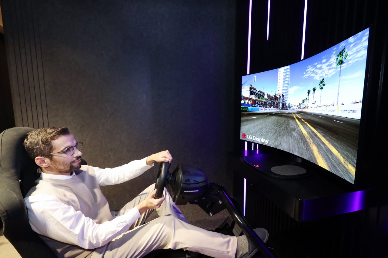 [04/01/2021] LG OLED: Gekrümmter 48er soll Gamer ansprechen (1)