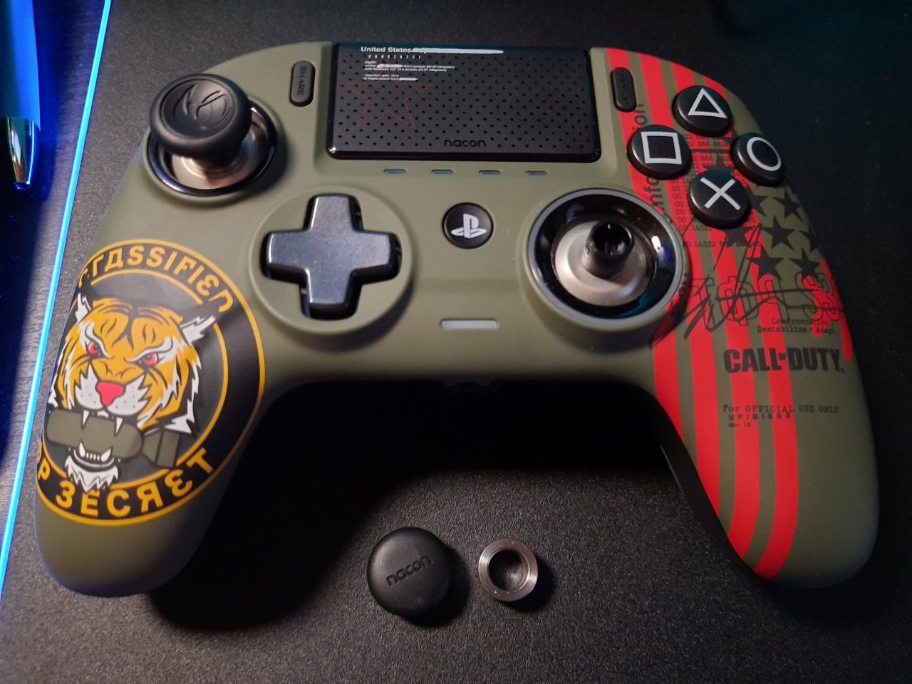 [06/01/2021] Nacon Revolution Unlimited Pro CoD Special Edition -&nbsp; Einfacher Wechsel der Stick-Buttons und Hülsen