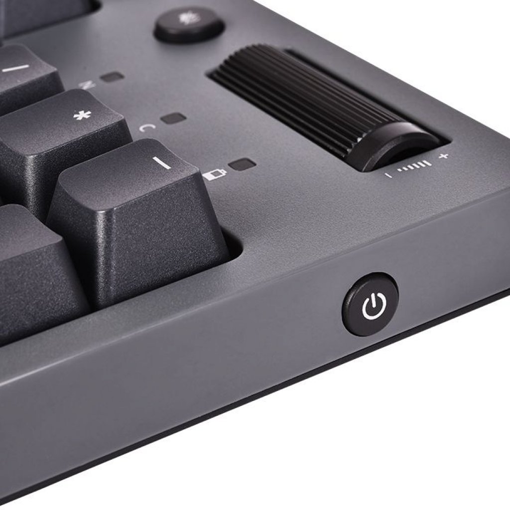 [10/02/2021] Thermaltake W1 Wireless Gaming Keyboard 03