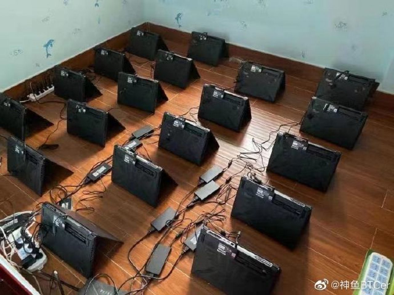 [10/02/2021] Ampere-Notebooks für Miner: Weitere Bilder und Video aufgetaucht (1)