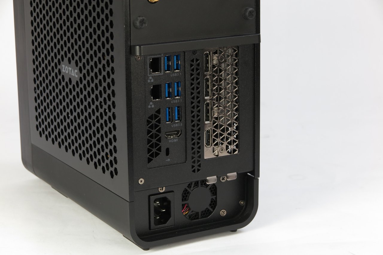 [28/03/2021] Zotac Zbox Magnus One (12)