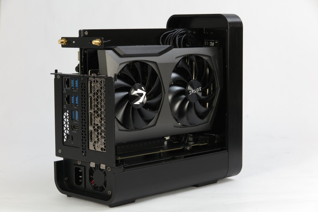 [28/03/2021] Zotac Zbox Magnus One (7)