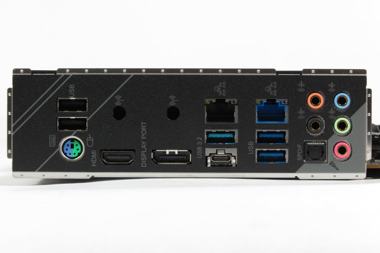 [09/04/2021] Asrock Z590 Extreme: I/O