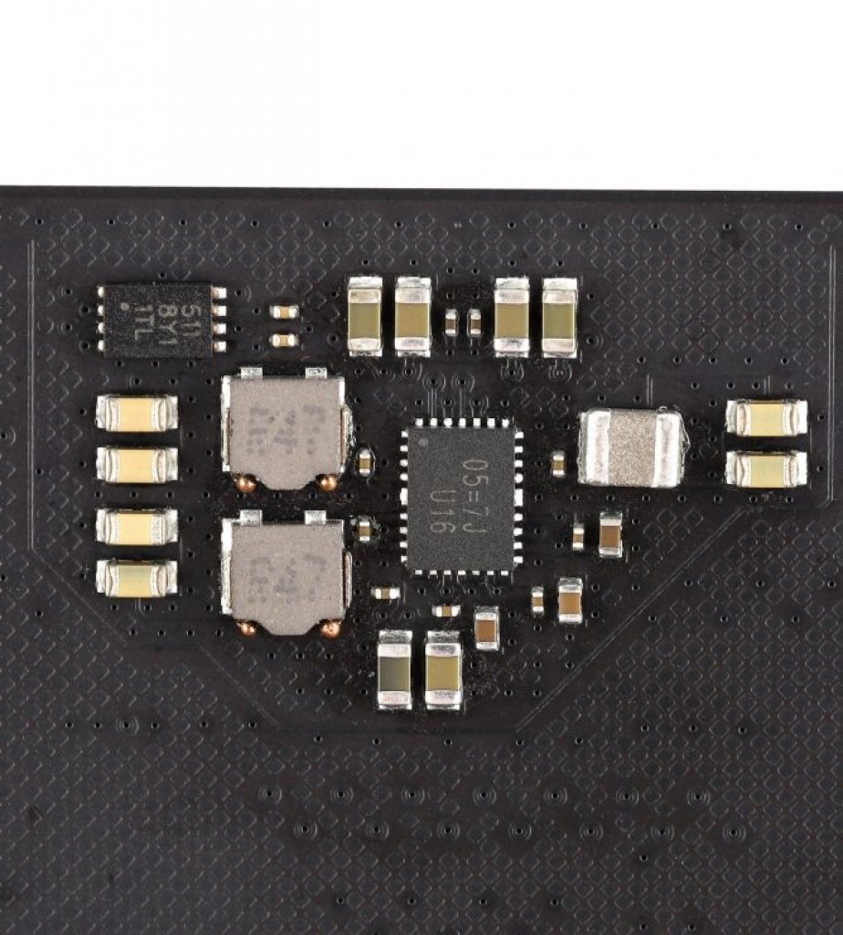 [26/04/2021] DDR5-RAM: Speicherriegel aus der Massenproduktion abgelichtet (5)