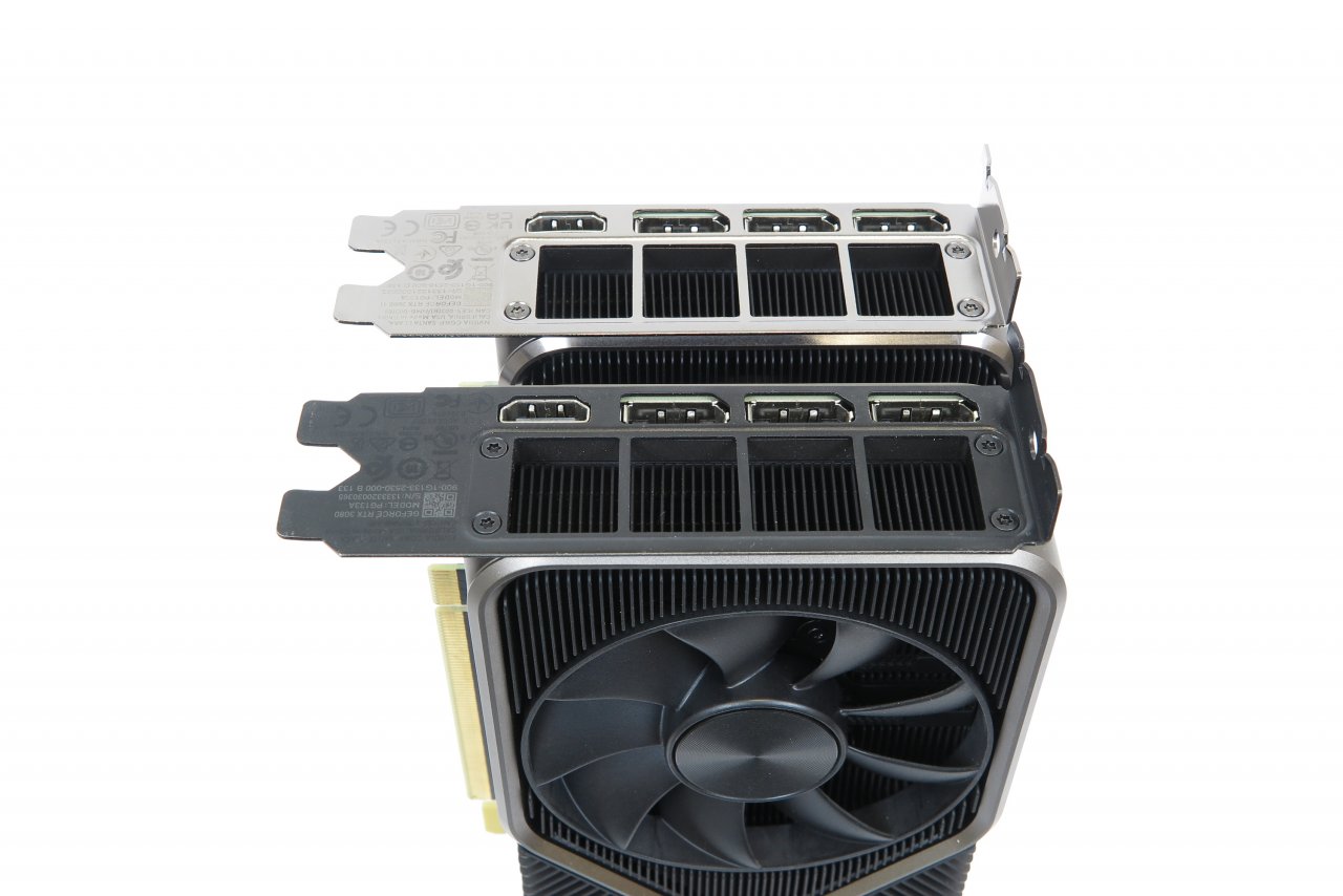 RTX 3080 Ti FE neben RTX 3080 FE - Blende/Display