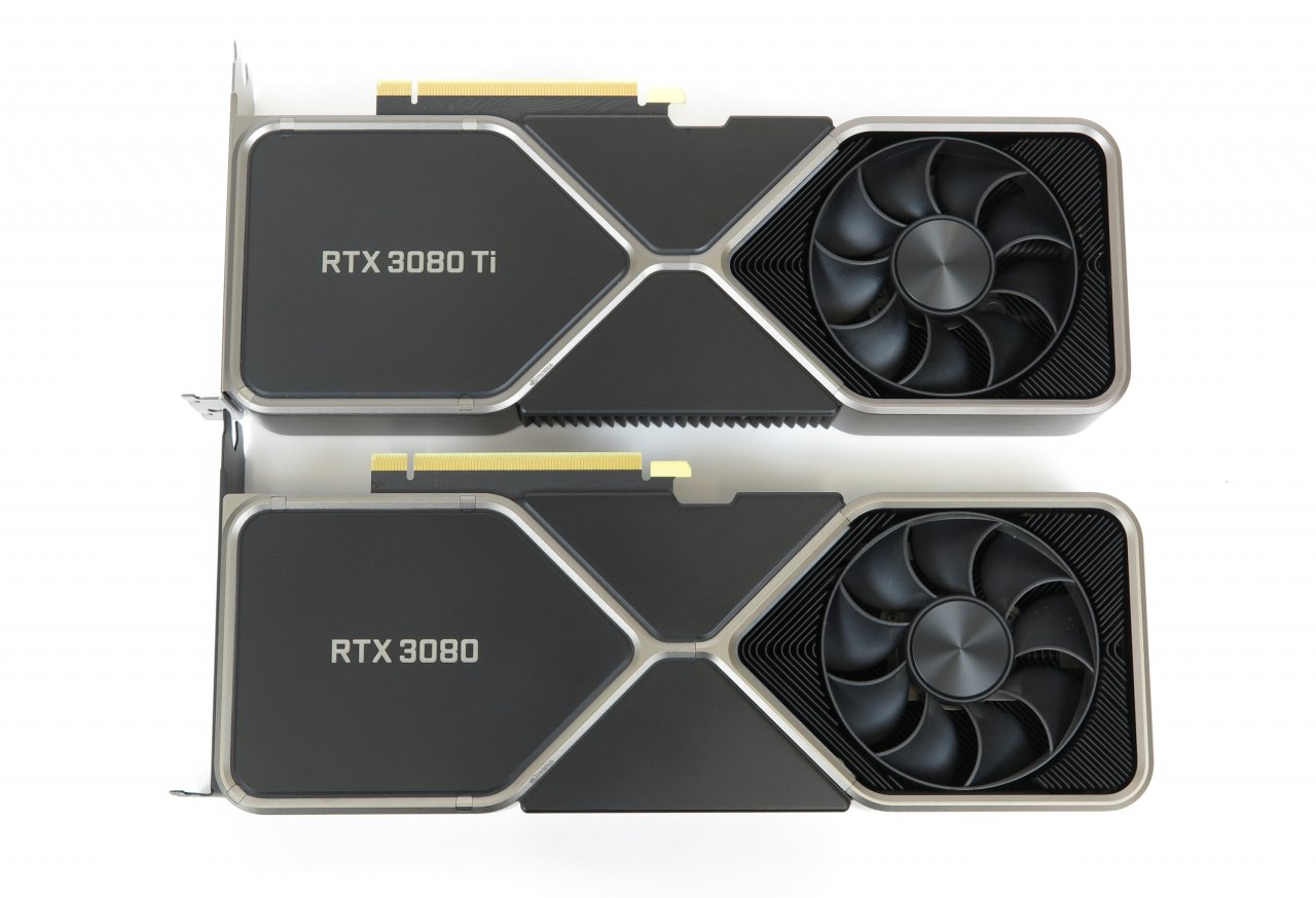 RTX 3080 Ti FE neben RTX 3080 FE: R&uuml;ckseite