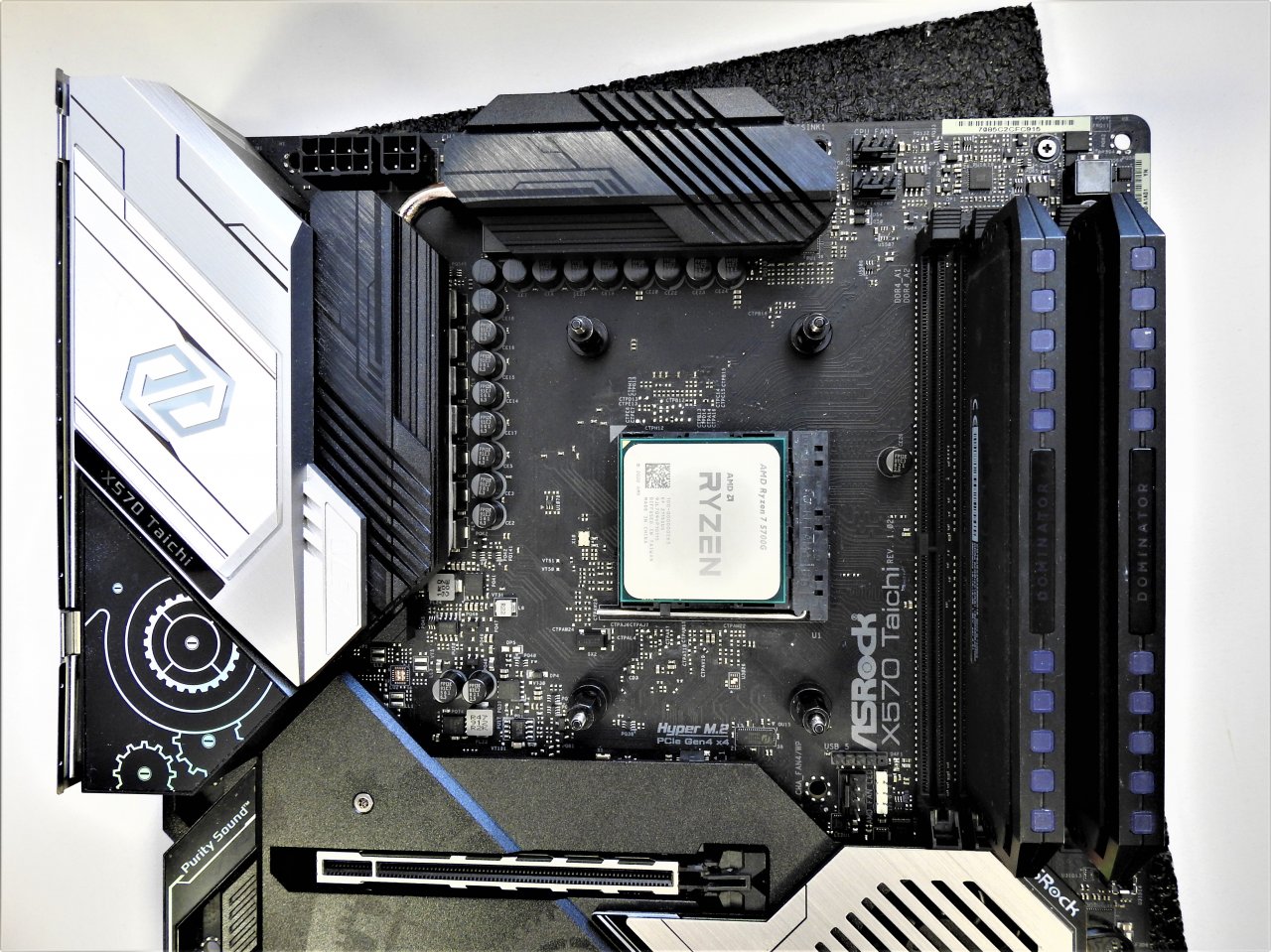 [28/07/2021] Das Asrock X 570 Taichi ist bereits seit über zwei Jahren erhältlich und hat sich beim Test des Ryzen 7 5700G als verlässlicher Partner herausgestellt.