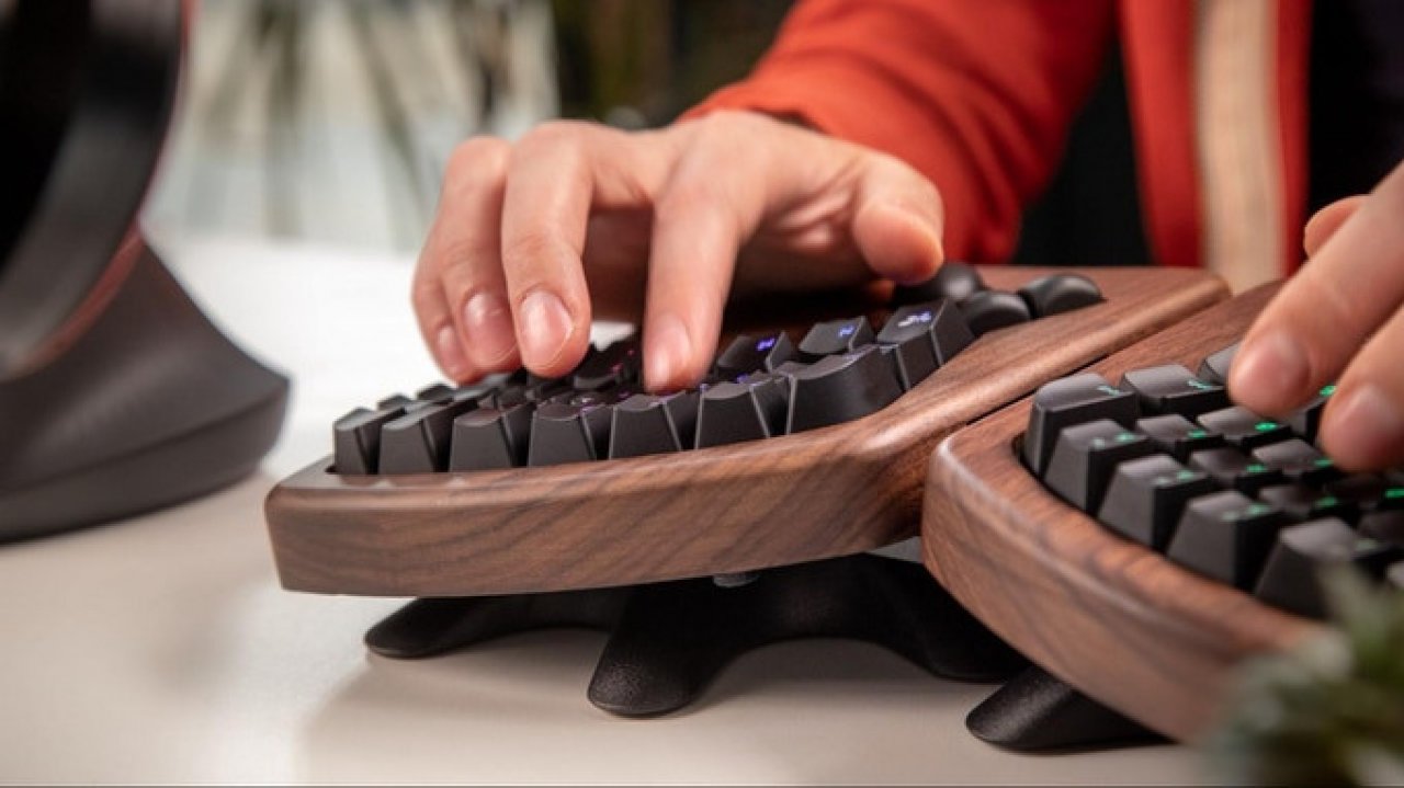 [07/07/2021] Keyboardio finanziert derzeit über eine Kickstarter-Kampagne ihre neuste ergonomische Holztastatur 