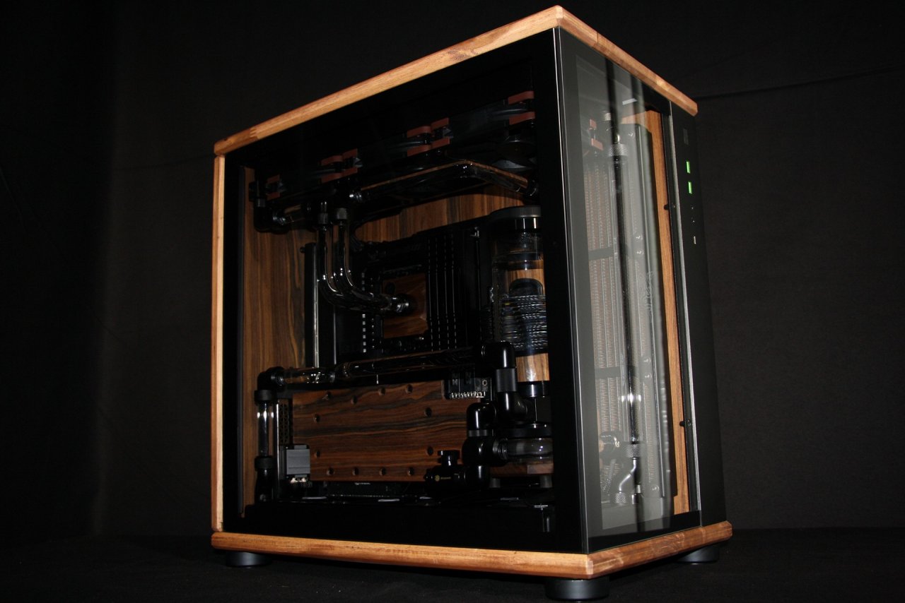 [31/08/2021] Edle Holz-Casemod: Wakü-PC im Lian Li PC-O11 Dynamic (2)