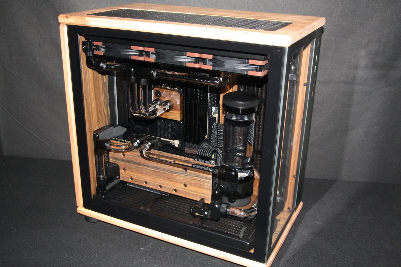 [31/08/2021] Edle Holz-Casemod: Wakü-PC im Lian Li PC-O11 Dynamic (1)