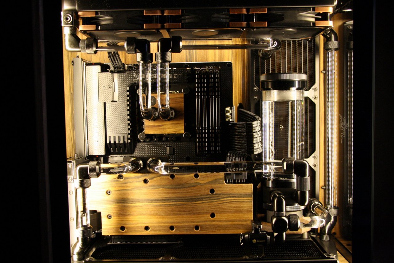 [31/08/2021] Edle Holz-Casemod: Wakü-PC im Lian Li PC-O11 Dynamic (6)