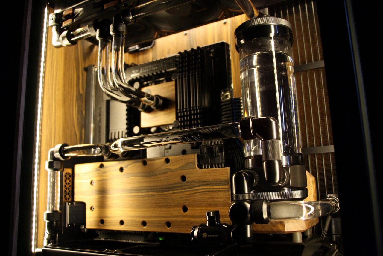[31/08/2021] Edle Holz-Casemod: Wakü-PC im Lian Li PC-O11 Dynamic (7)