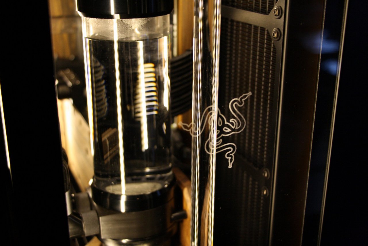 [31/08/2021] Edle Holz-Casemod: Wakü-PC im Lian Li PC-O11 Dynamic (9)