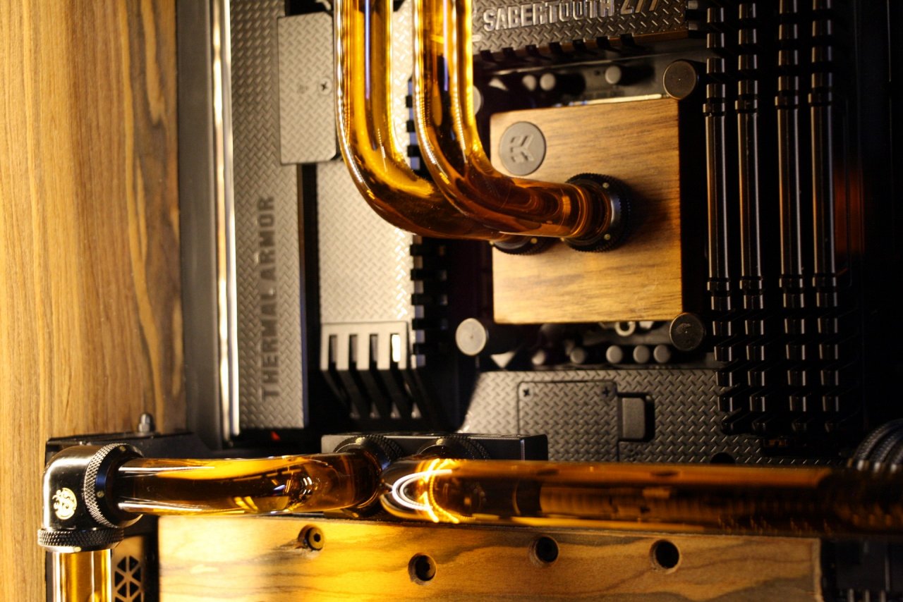 [31/08/2021] Edle Holz-Casemod: Wakü-PC im Lian Li PC-O11 Dynamic (16)