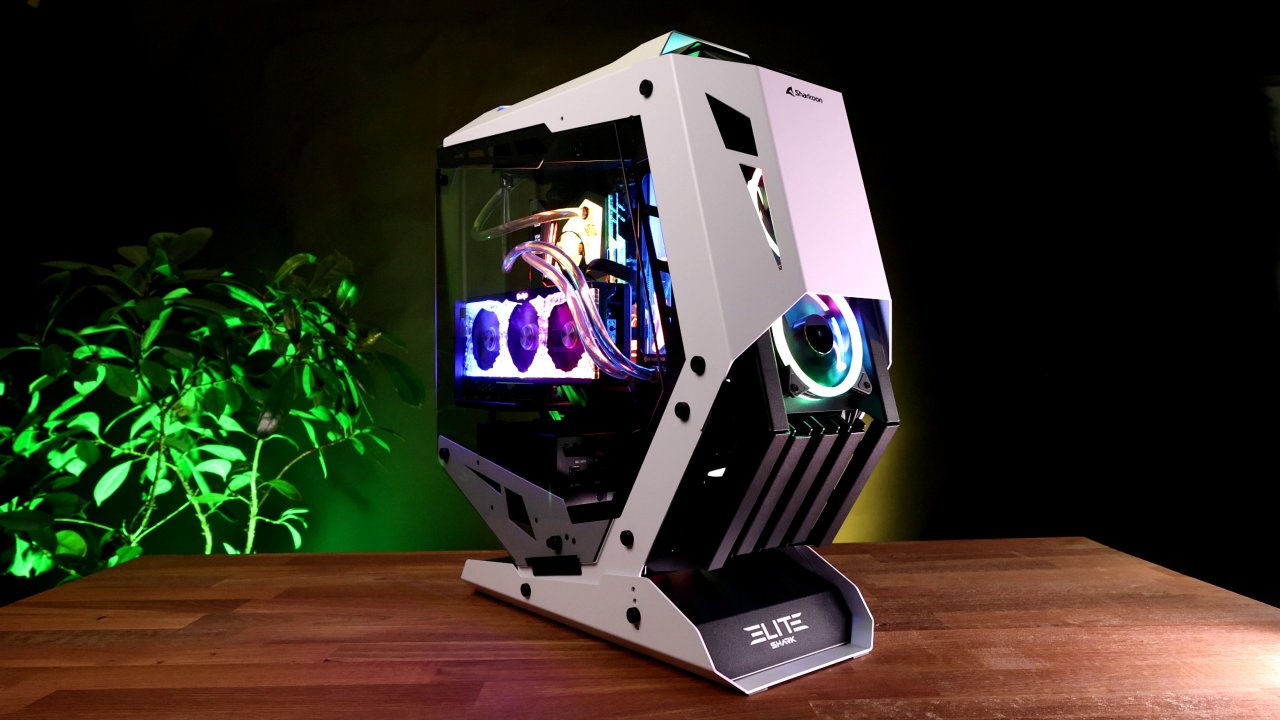 RGB-System im Video-Studio als Optik-Orientierung. Verbaut wurden die Palit RTX 3080 Ti Gamerock GPU, das Asrock Z490 Aqua MB, i9-10900K CPU und der Trident Z Royal CL17 DDR4-4400 RAM.